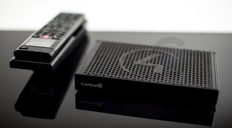 Комплект Control4 EA-1 V2 Entertainment Bundle W/Remote & Recharging Station Комплект Control4 EA-1 V2 Entertainment Bundle W/Remote & Recharging Station